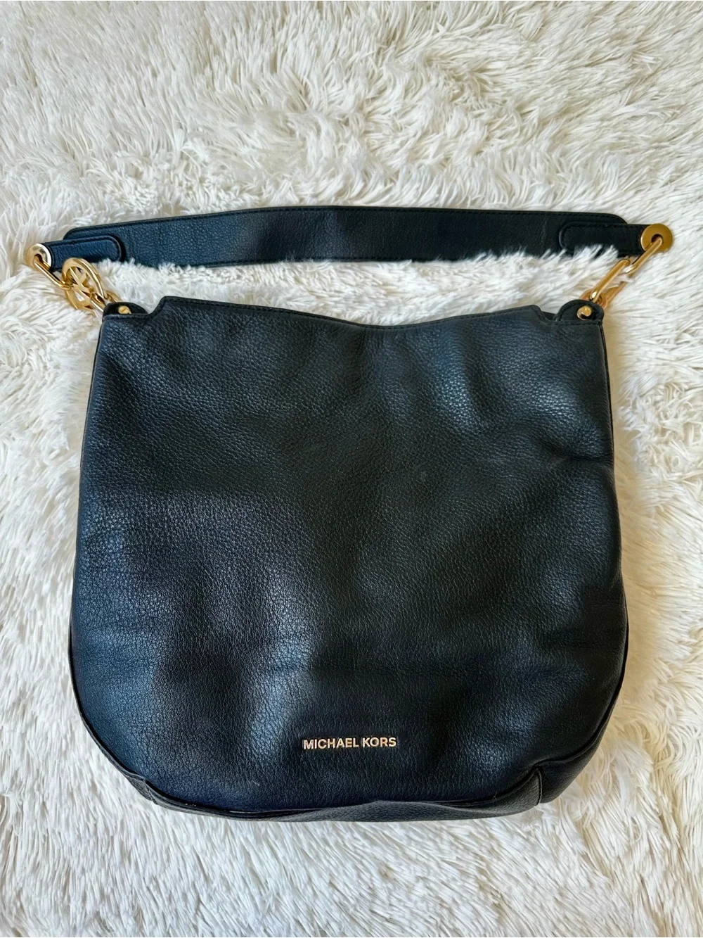 MICHAEL KORS Lillie Large Black Pebbled Leather Hobo Shoulder Bag Gold Chain